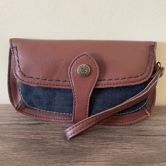 Adorable Lucky Brand wristlet / wallet - Picture 1 of 11